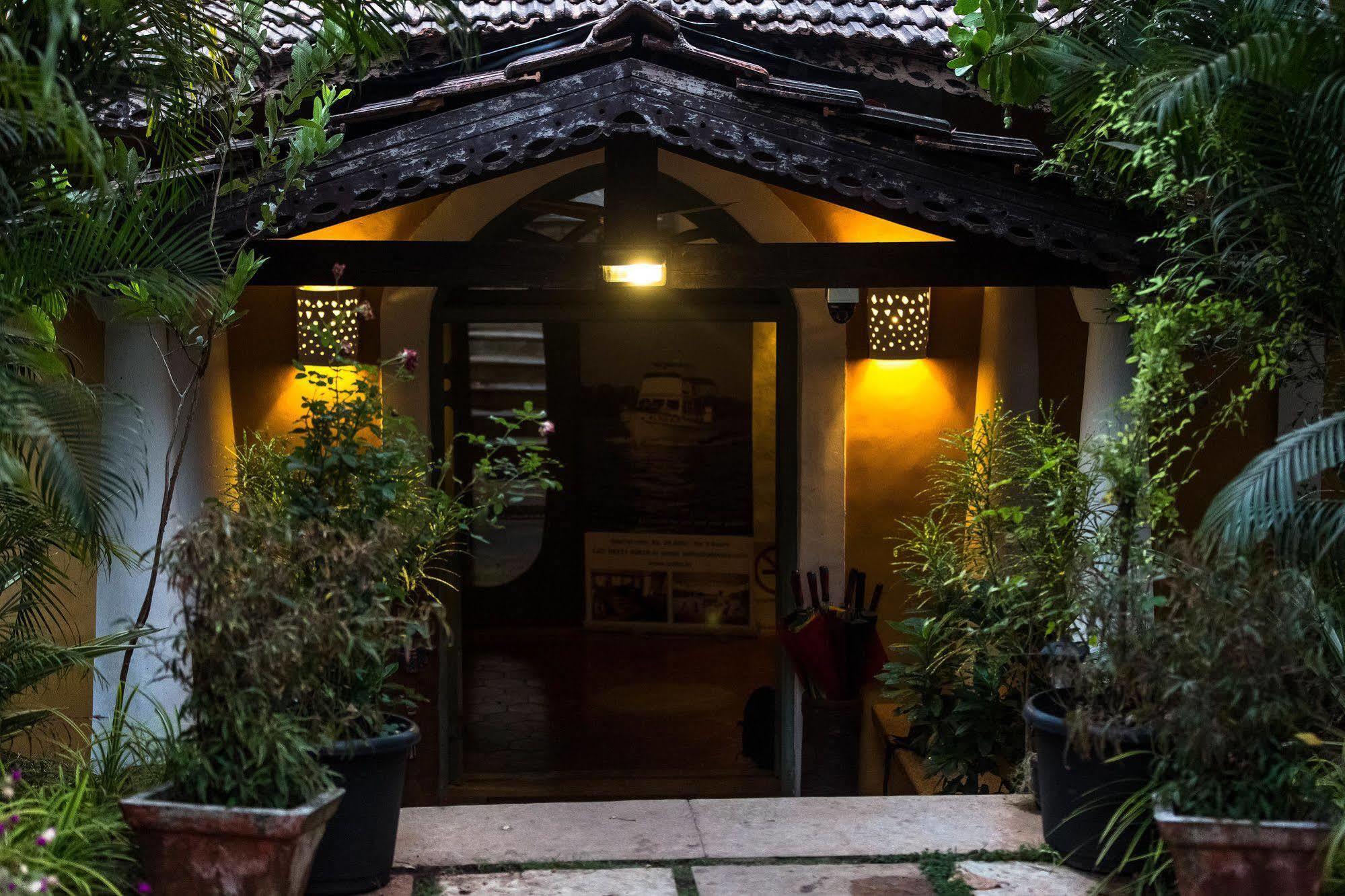 Wildflower Villas - All Villa Hotel, Family Run Candolim Buitenkant foto