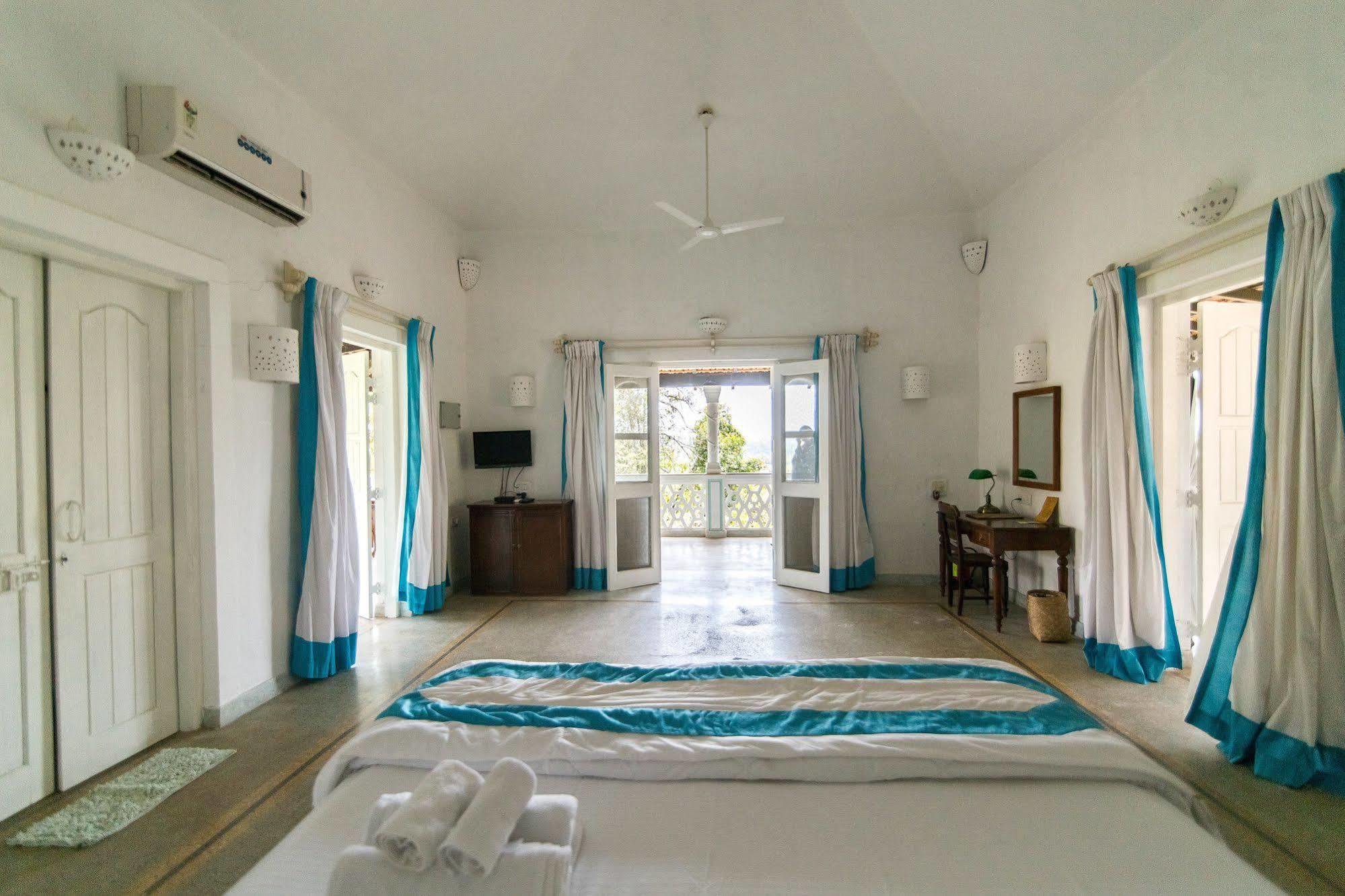 Wildflower Villas - All Villa Hotel, Family Run Candolim Buitenkant foto