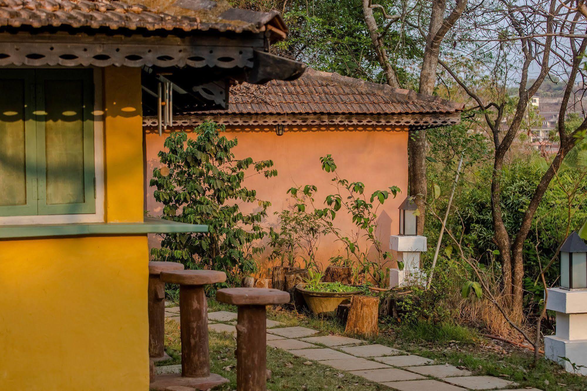 Wildflower Villas - All Villa Hotel, Family Run Candolim Buitenkant foto