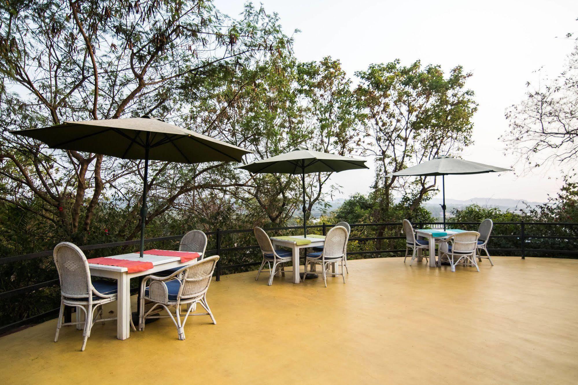 Wildflower Villas - All Villa Hotel, Family Run Candolim Buitenkant foto